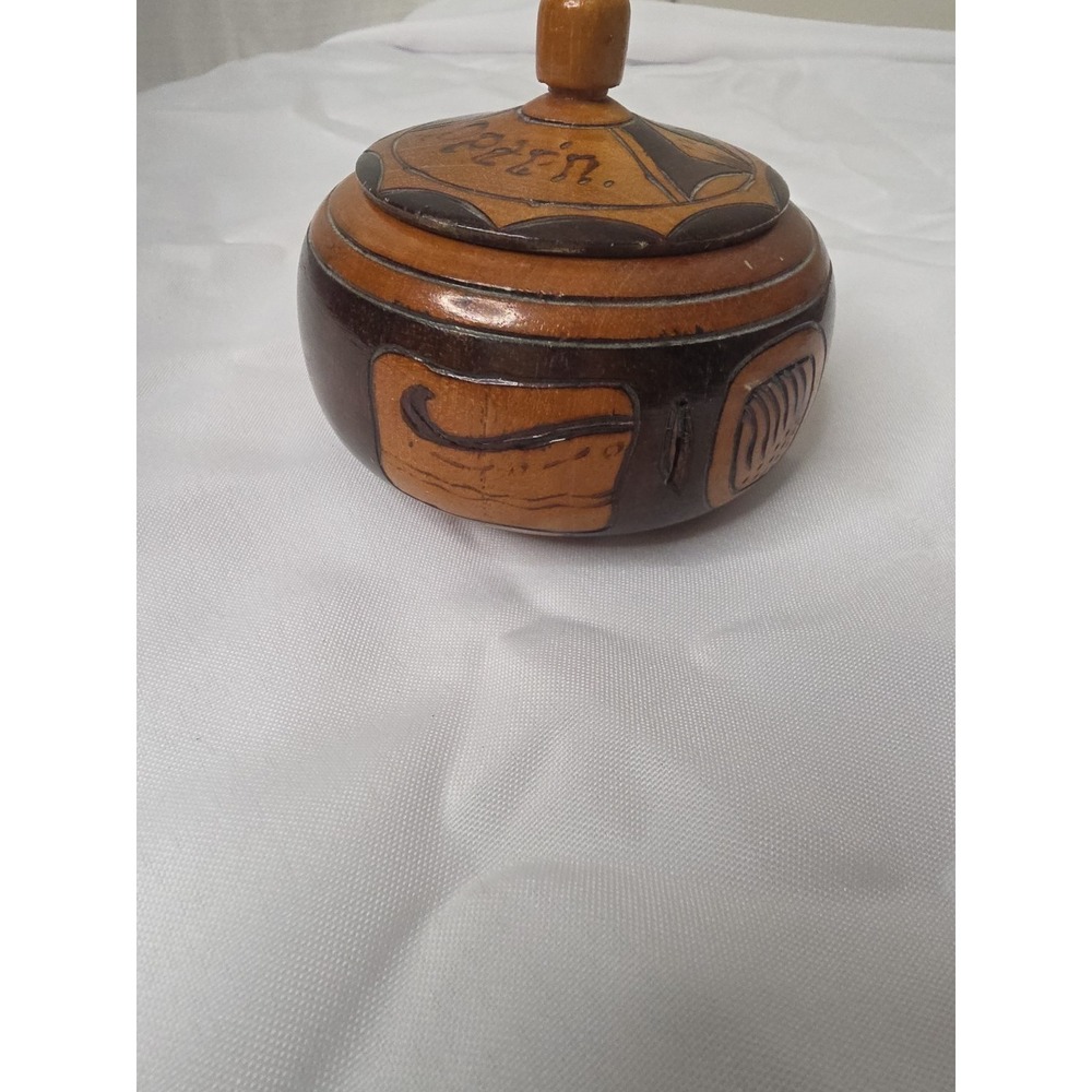 Wooden hand-carved trinket box with lid, vintage decorative storage - Picture 7 of 8
